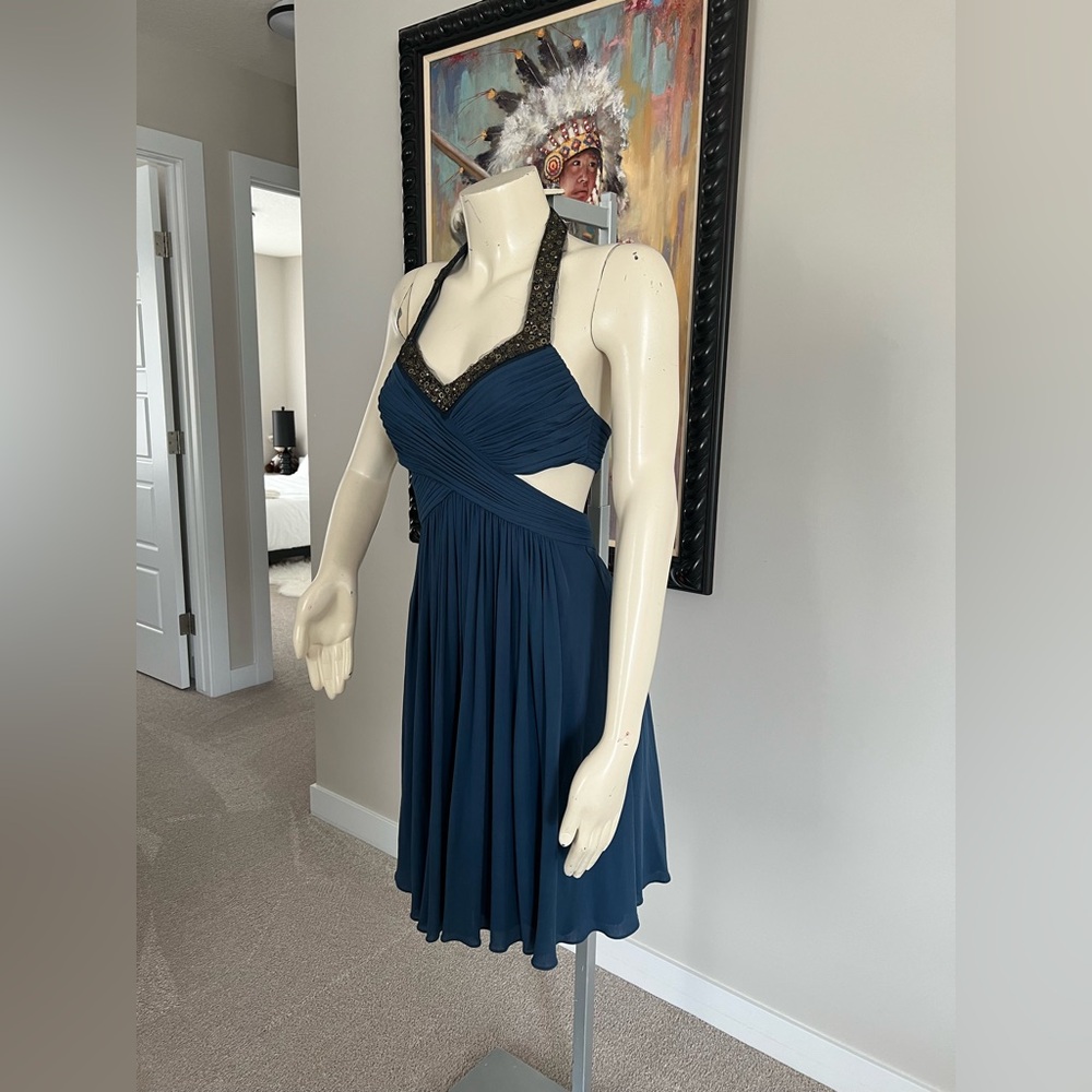 BCBGMAXAZRIA Shea Halter Cutout Cocktail Dress – Navy Blue | Size 0 - Picture 6 of 12